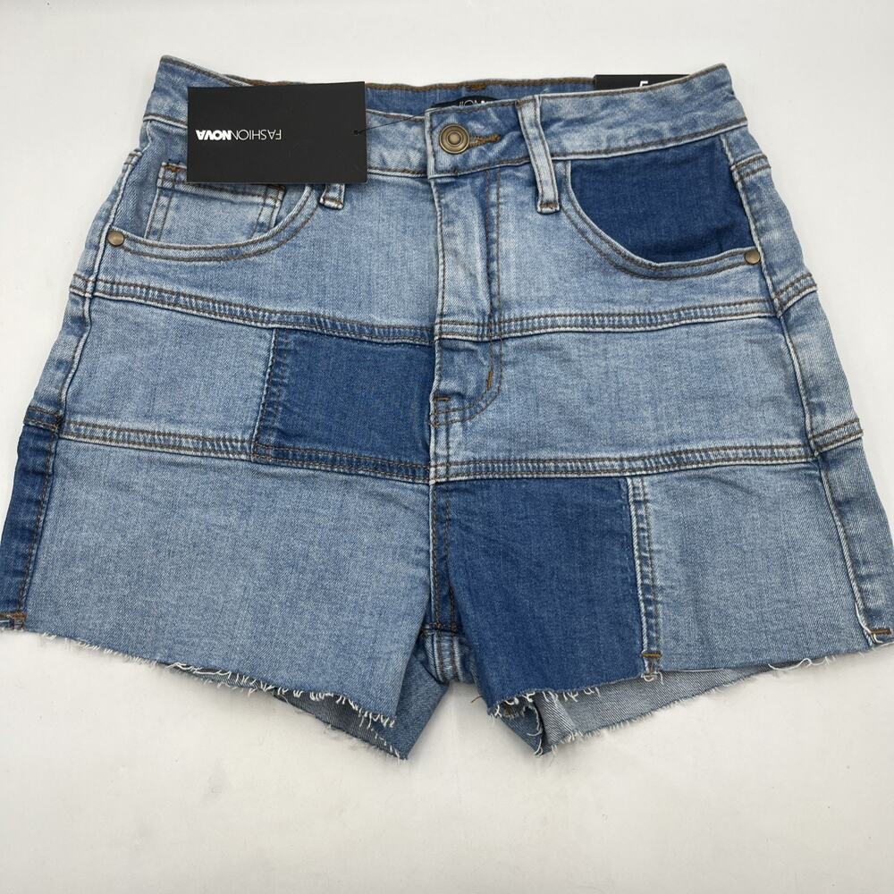 Fashion Nova Women Girls Denim Patchwork Shorts Blue Size 5, 5 Pockets NWT